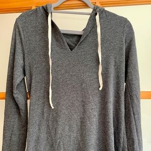 Lightly Worn Jolie Pull Over Sweater